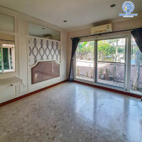 *****บ้านเดี่ยวมือสองย่านนนทบุรี ม.ลัดดารมย์ ราชพฤกษ์-รัตนาธิเบศร์2 เนื้อที่กว้างขวางมากถึง 112.50 ตร.ว.  ฟังก์ชัน 5 ห้องนอน 5 ห้องน้ำ ที่จอดรถ 2 คัน บนทำเลแห่งการเดินทาง เชื่อมต่อถนนราชพฤกษ์